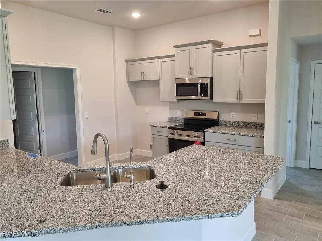 4013 NW 37th Avenue Cape Coral FL 33993