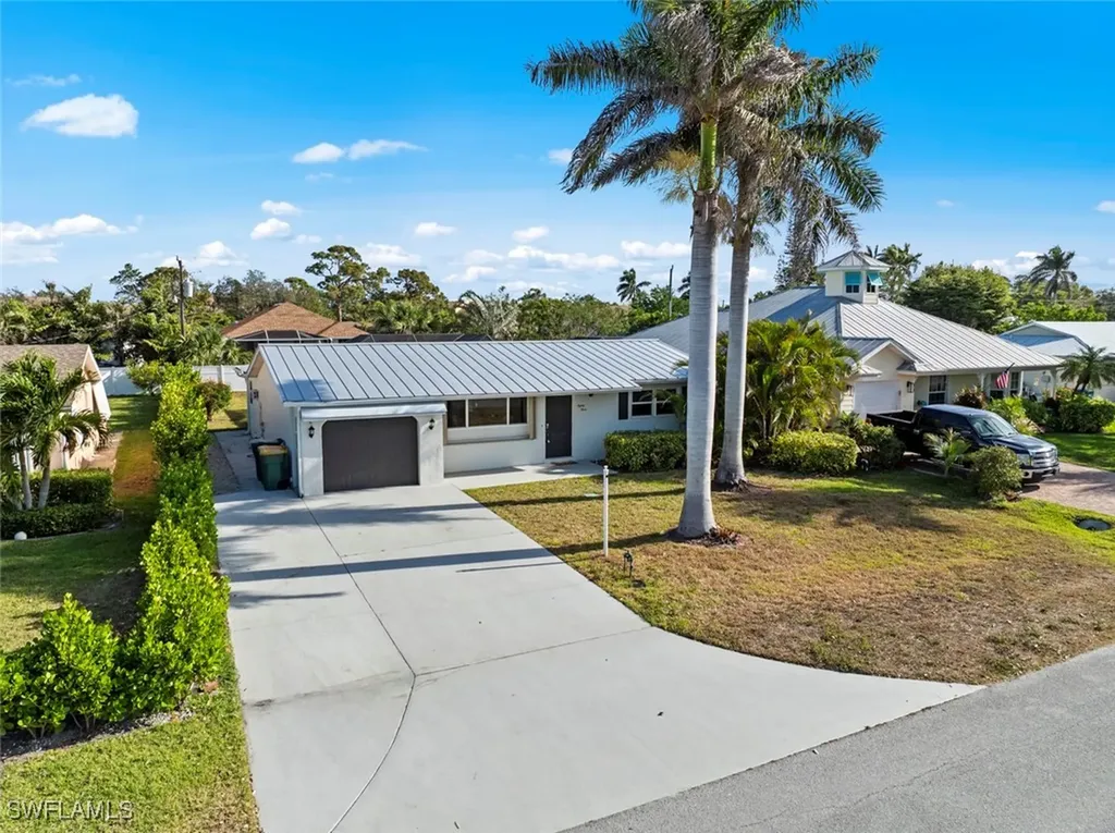 83 8th Street Bonita Springs FL 34134