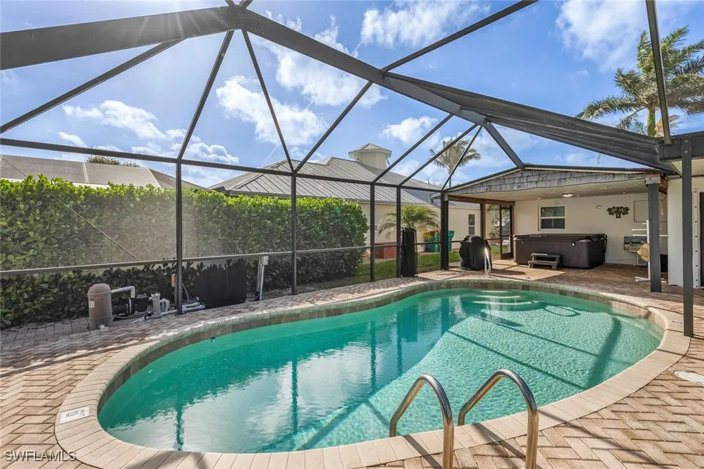 83 8th Street Bonita Springs FL 34134