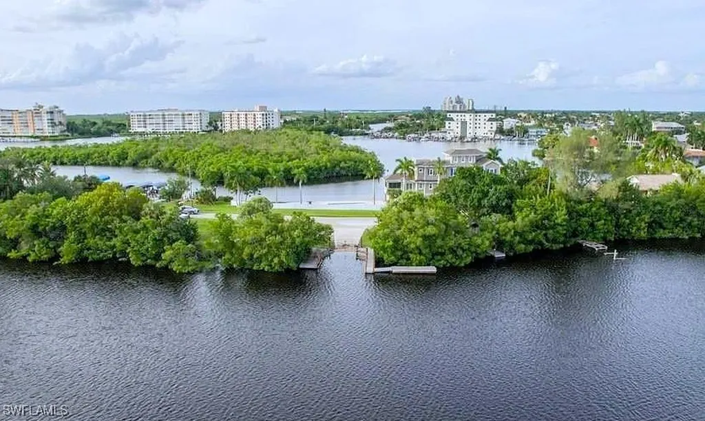 83 8th Street Bonita Springs FL 34134