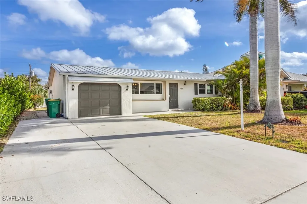 83 8th Street Bonita Springs FL 34134