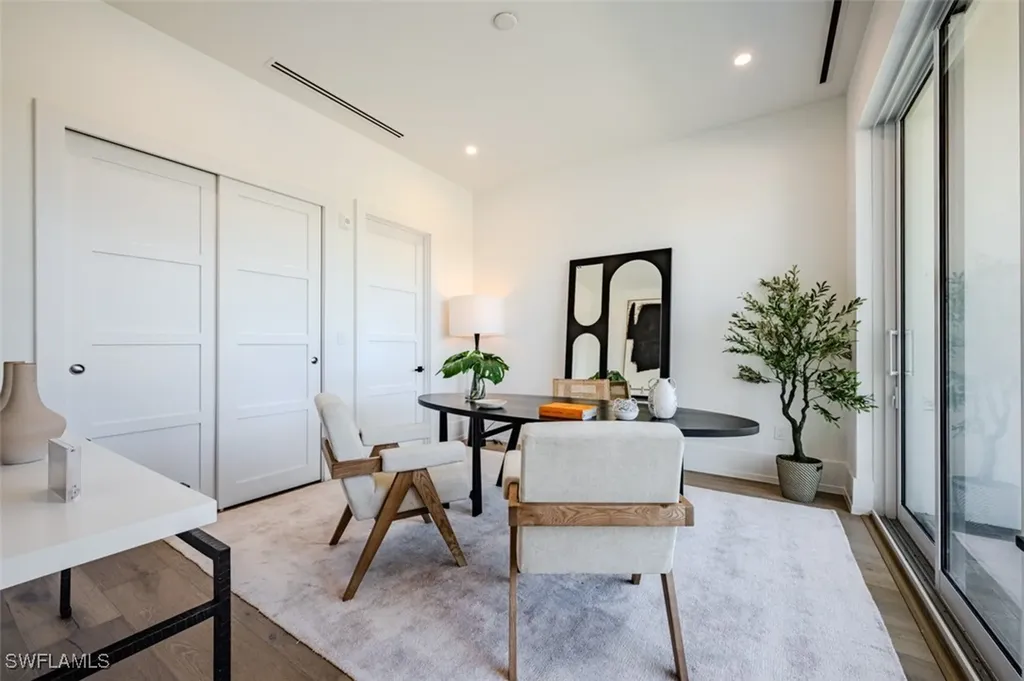 201 8th Street S Naples FL 34102