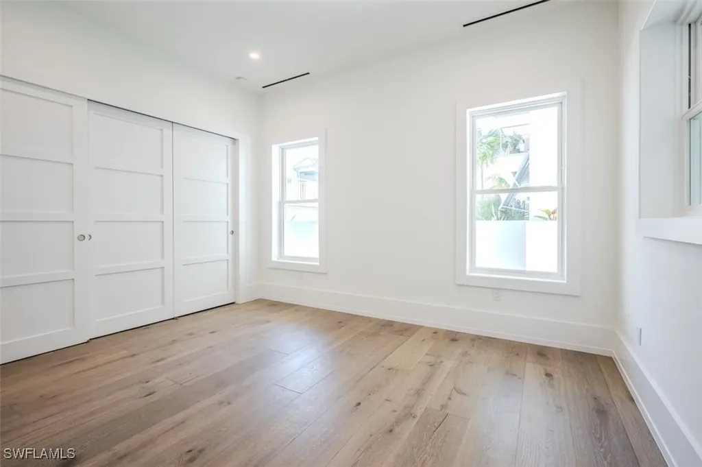 201 8th Street S Naples FL 34102