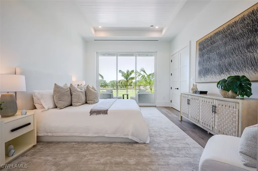 201 8th Street S Naples FL 34102