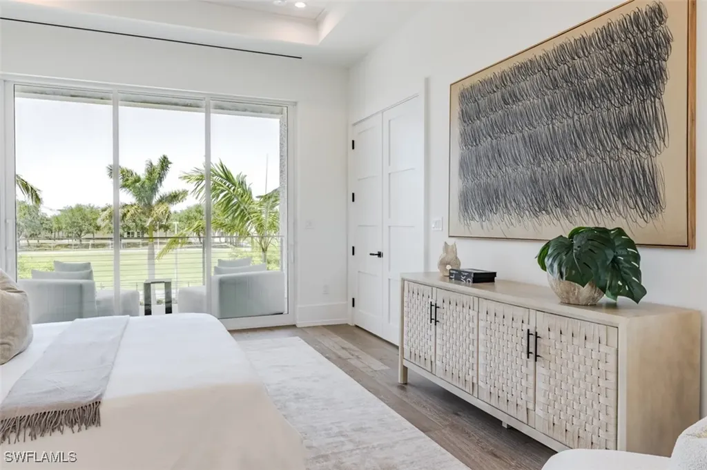 201 8th Street S Naples FL 34102