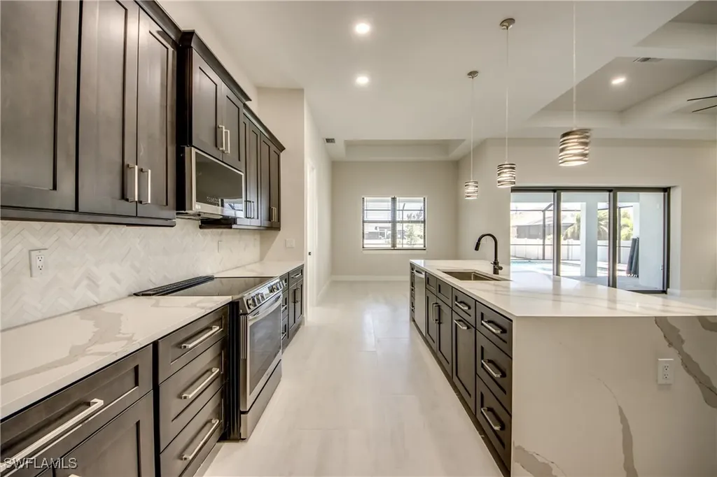 17 NW 36th Avenue Cape Coral FL 33993