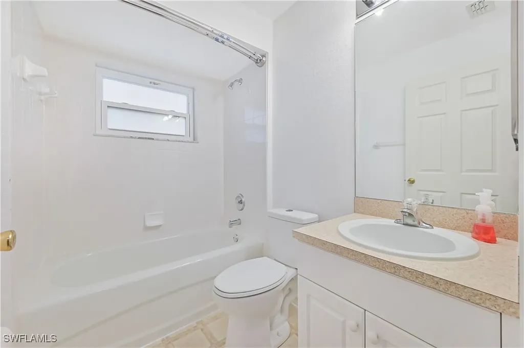 1025 NW 21st Terrace Cape Coral FL 33993