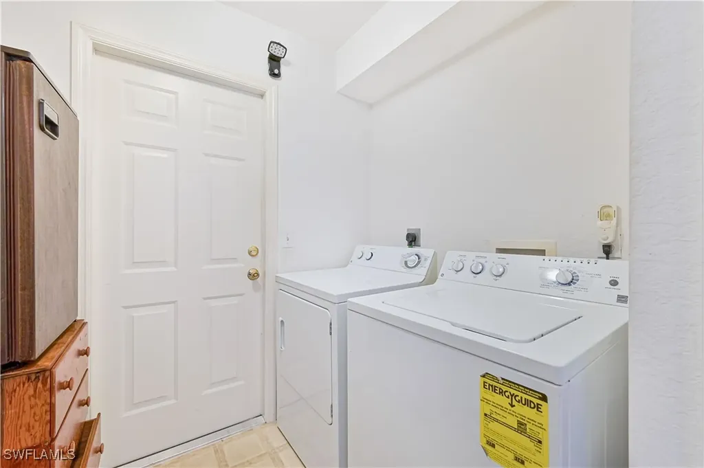 1025 NW 21st Terrace Cape Coral FL 33993