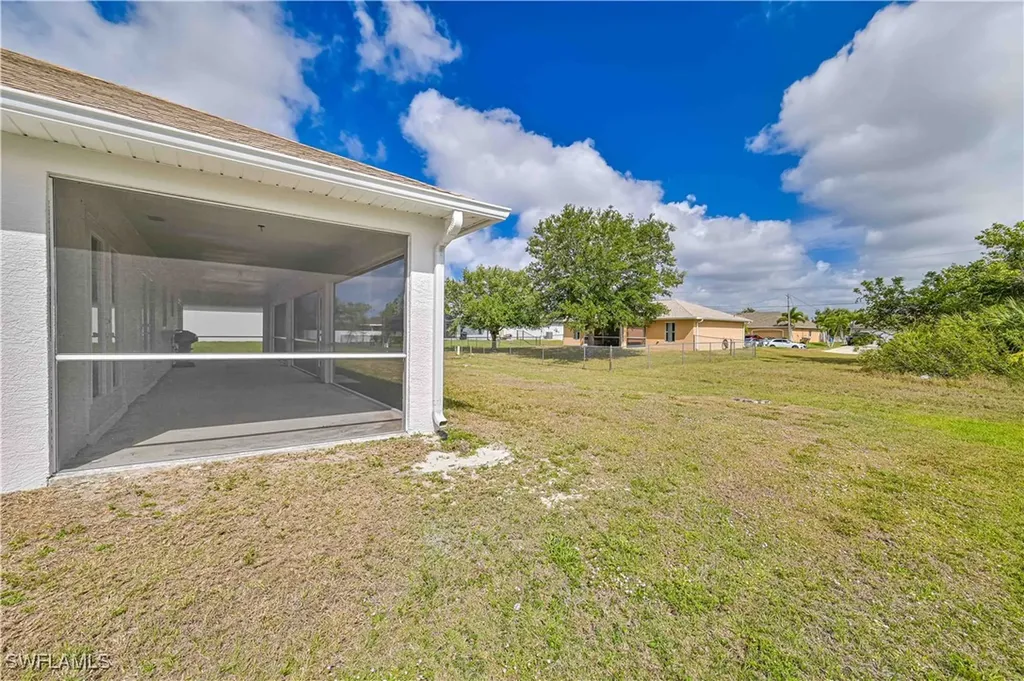 1025 NW 21st Terrace Cape Coral FL 33993