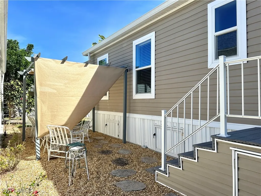 4520 Split Log Lane E Estero FL 33928