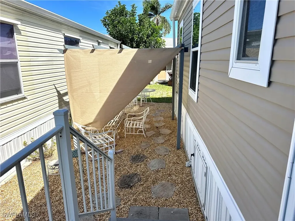 4520 Split Log Lane E Estero FL 33928