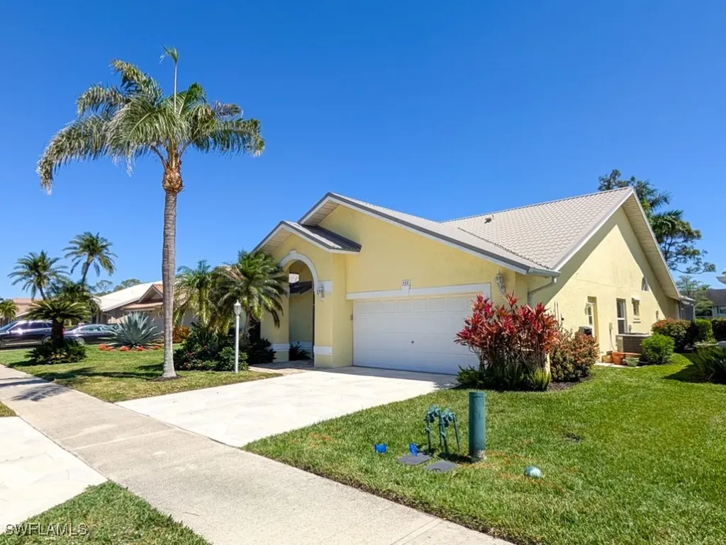 450 Countryside Drive Naples FL 34104