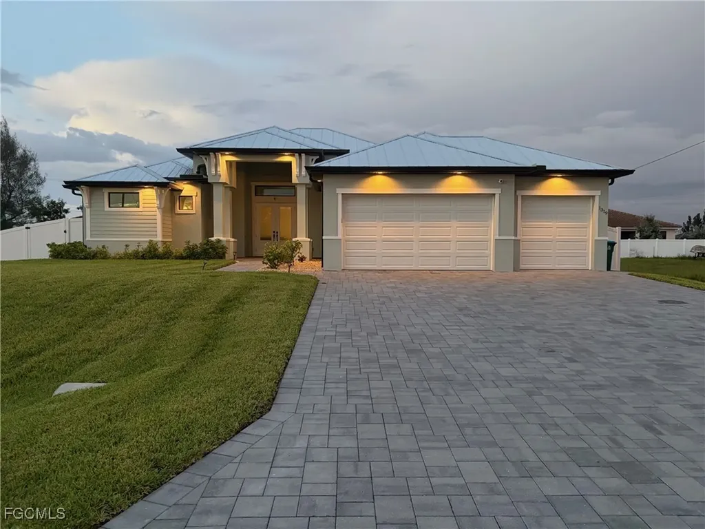 1319 NW 40th Place Cape Coral FL 33993