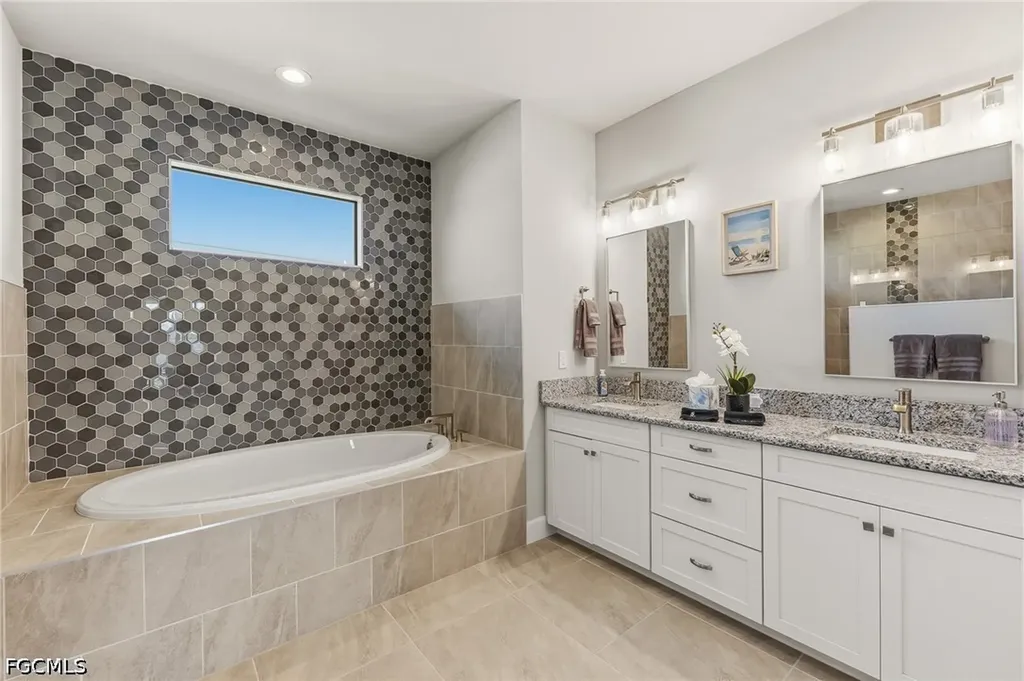 1319 NW 40th Place Cape Coral FL 33993