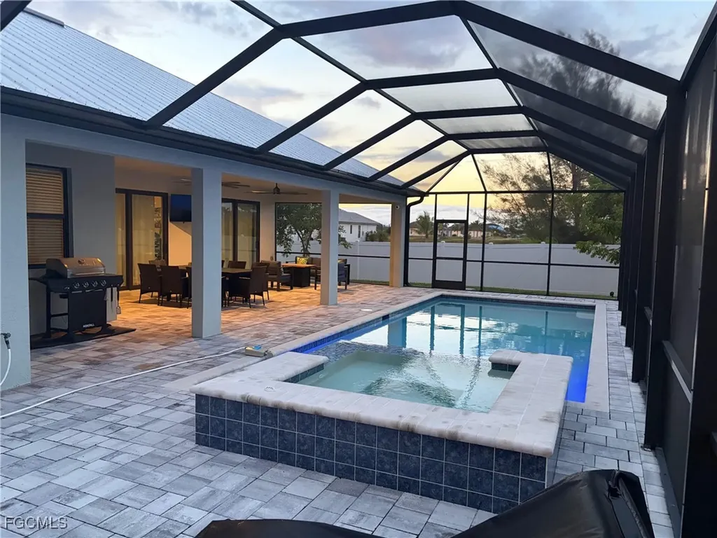 1319 NW 40th Place Cape Coral FL 33993