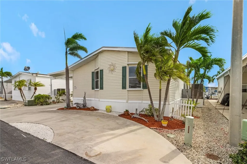 3024 Sloop Lane St. James City FL 33956