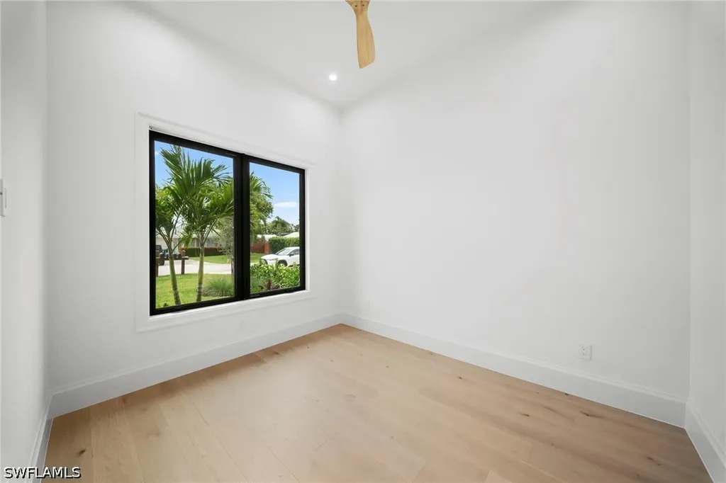 658 93rd Avenue N Naples FL 34108