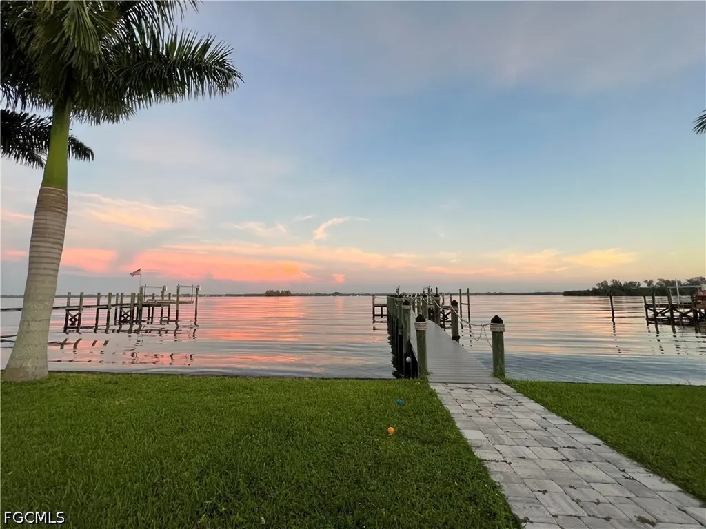 4449 E Riverside Drive Fort Myers FL 33905