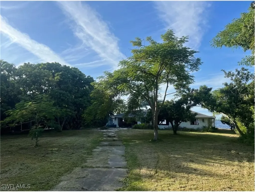 4449 E Riverside Drive Fort Myers FL 33905