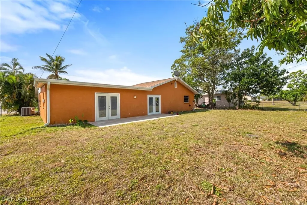 631 SE 34th Terrace Cape Coral FL 33904