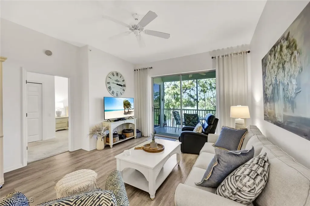 Naples FL, 8239 Parkstone Place, Unit 4-305