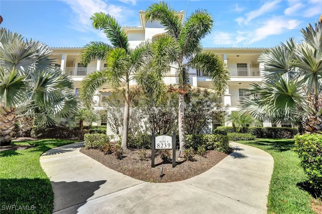 8239 Parkstone Place Naples FL 34120