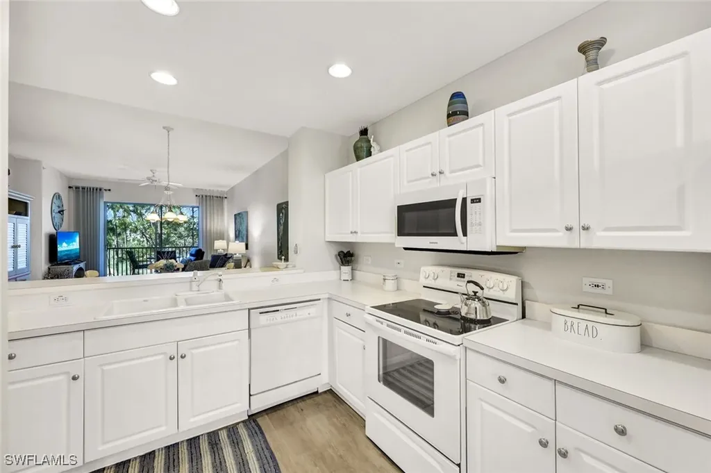 8239 Parkstone Place Naples FL 34120