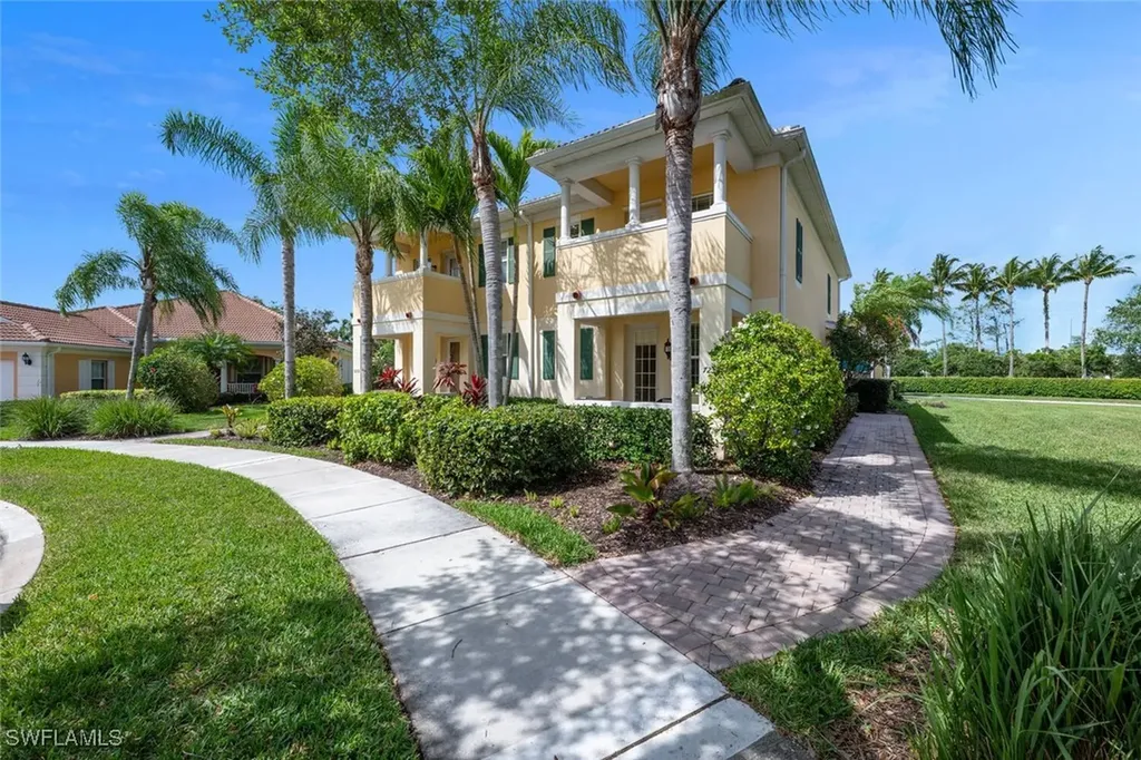 Naples FL, 7237 Bellini Way