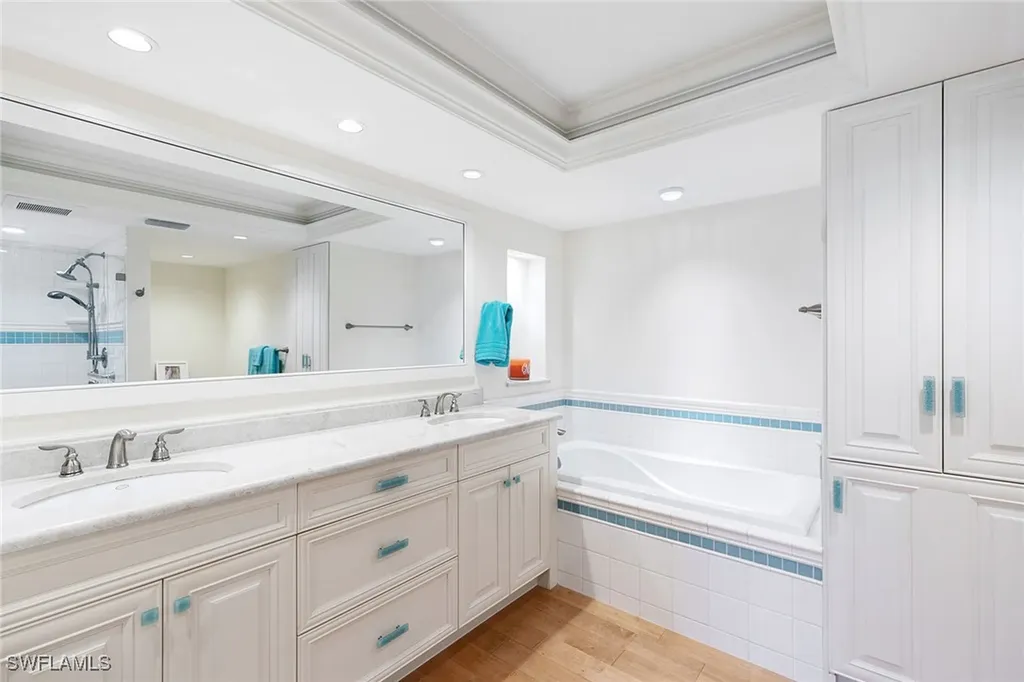 2400 Gulf Shore Boulevard N Naples FL 34103