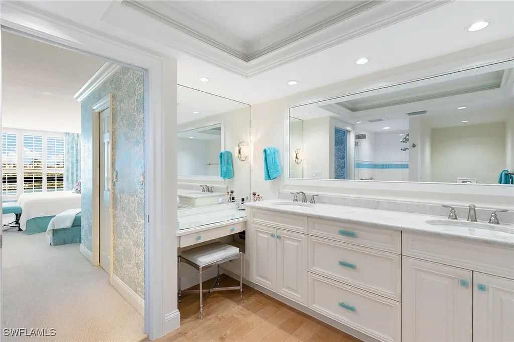 2400 Gulf Shore Boulevard N Naples FL 34103