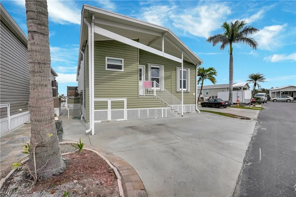 83 Blackbeard Way Fort Myers Beach FL 33931