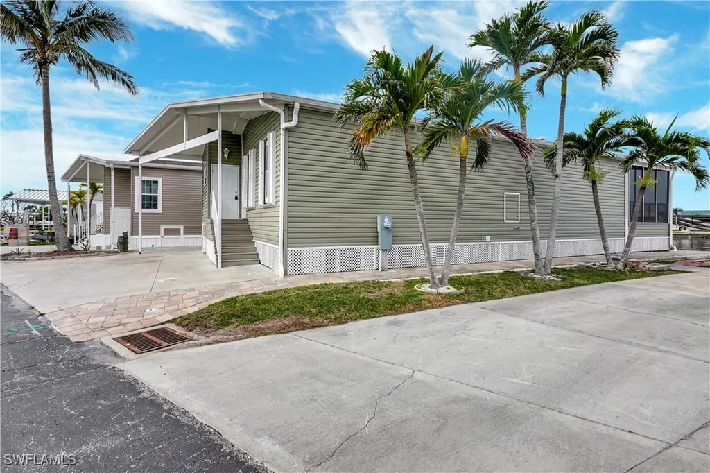 83 Blackbeard Way Fort Myers Beach FL 33931
