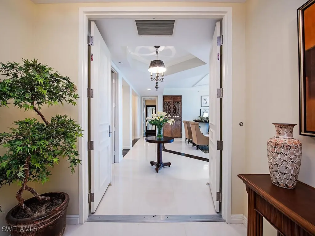 Bonita Springs FL, 5051 Pelican Colony Boulevard, Unit 303