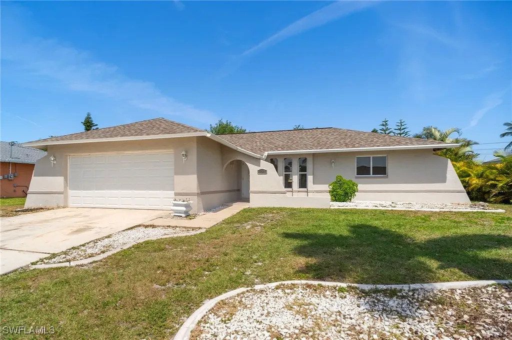 233 SW 32nd Terrace Cape Coral FL 33914