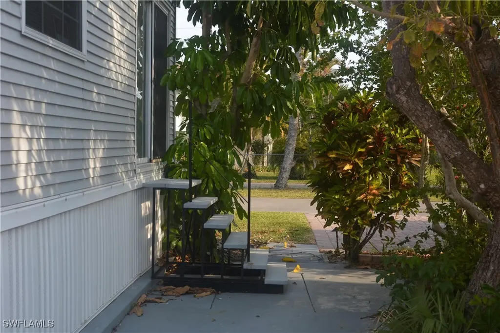 3809 Lemon Twist Loop Bonita Springs FL 34134