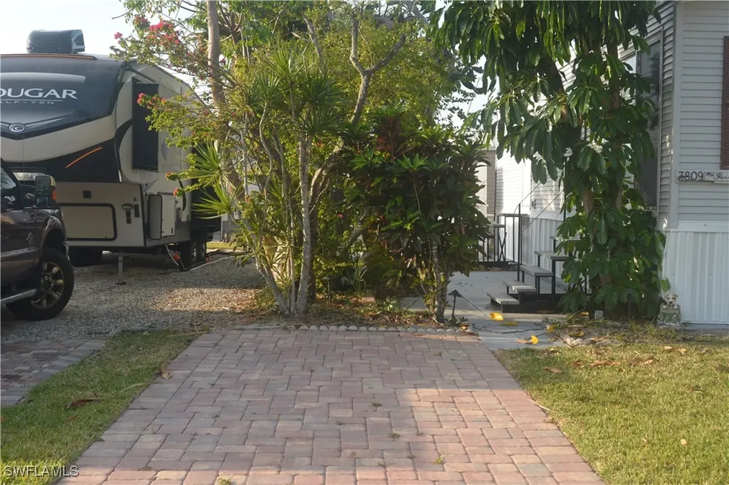 3809 Lemon Twist Loop Bonita Springs FL 34134