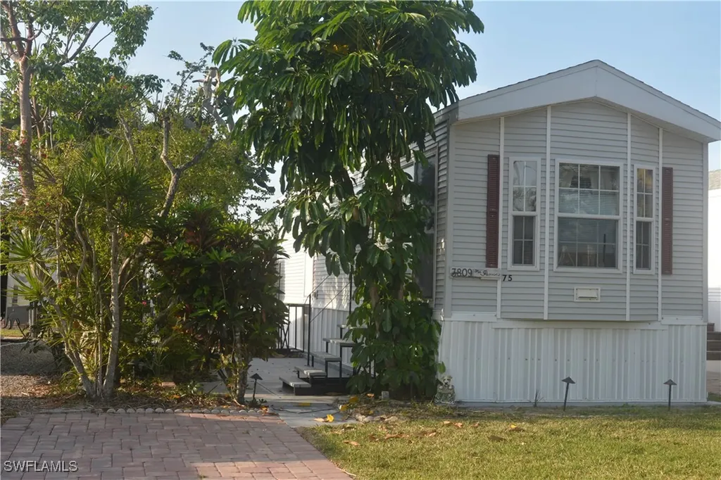 3809 Lemon Twist Loop Bonita Springs FL 34134