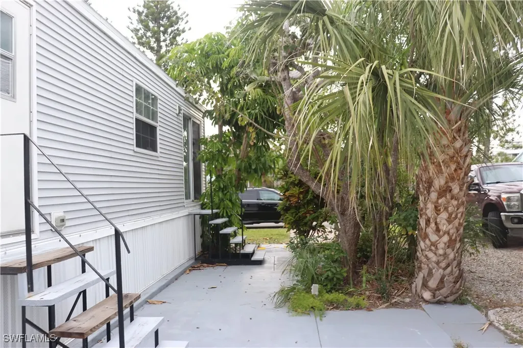 3809 Lemon Twist Loop Bonita Springs FL 34134