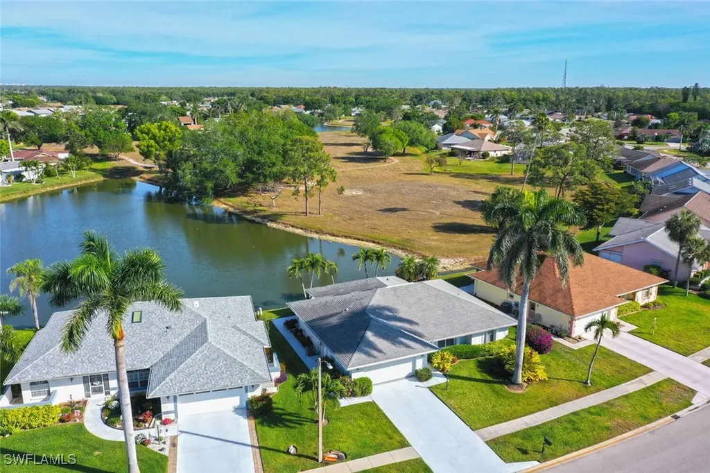 233 Marseille Drive Naples FL 34112