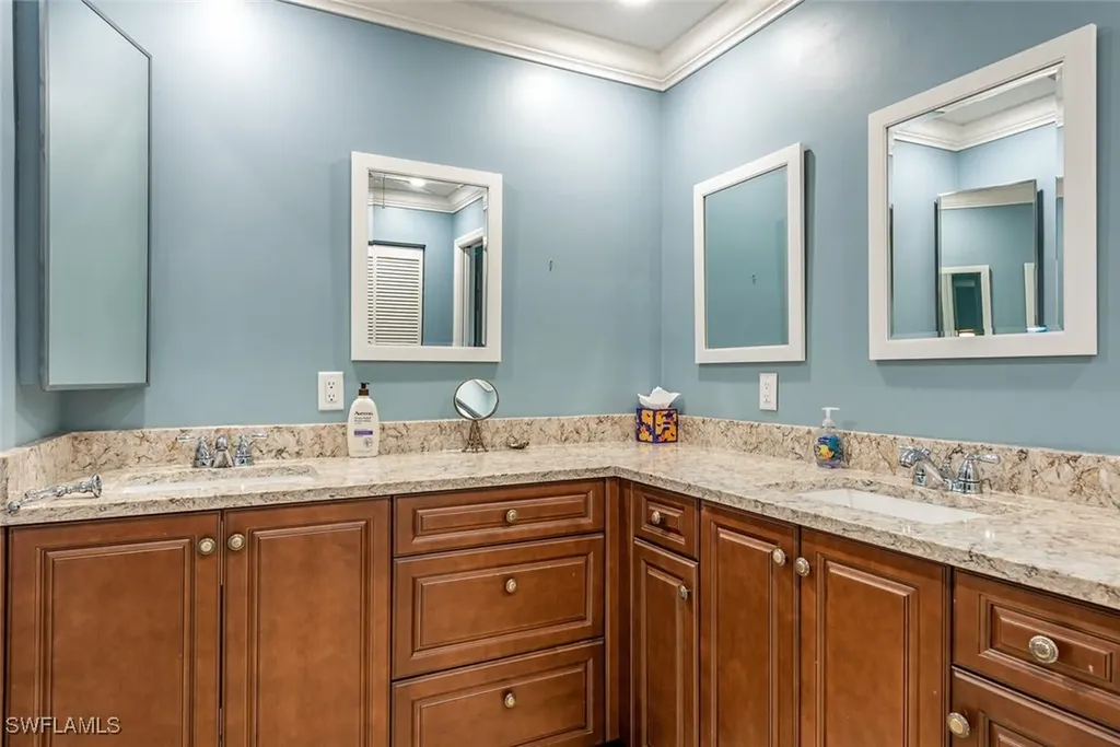 4616 Chippendale Drive Naples FL 34112