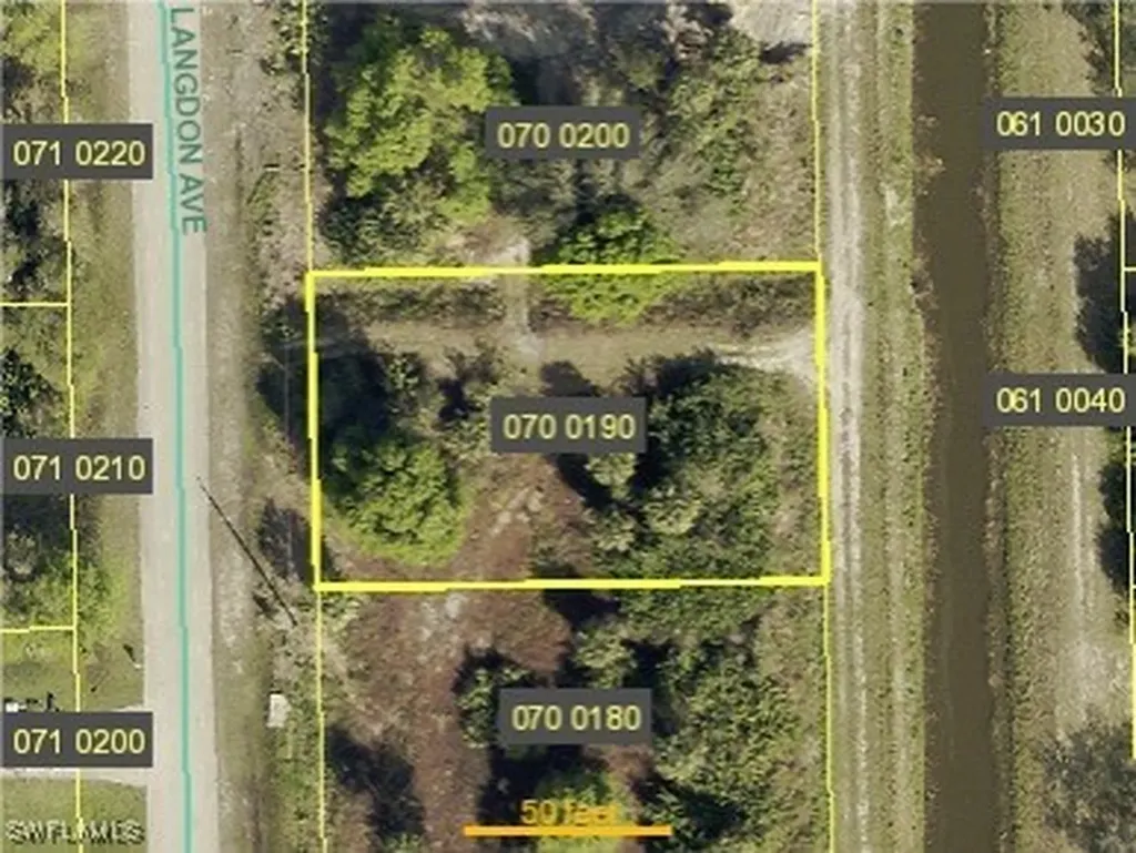 6028 Langdon Avenue Fort Myers FL 33905