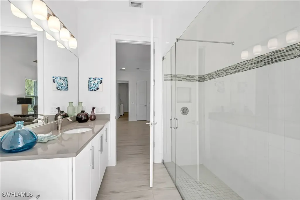 3225 Cotuit Court Naples FL 34114