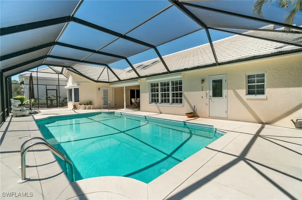 835 Ashburton Drive Naples FL 34110