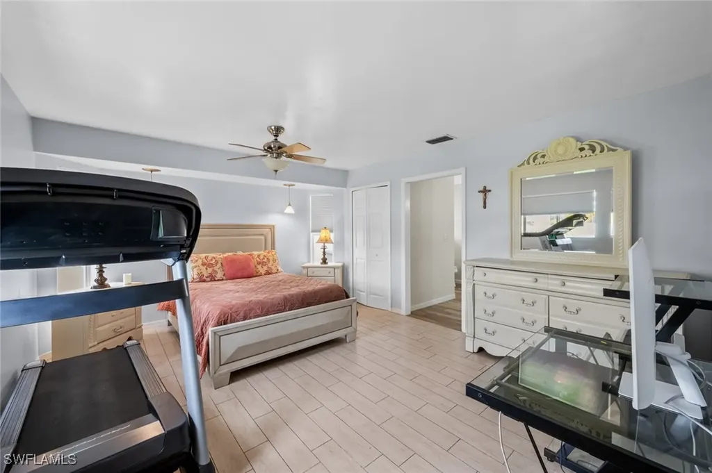 921 SW 6th Place Cape Coral FL 33991