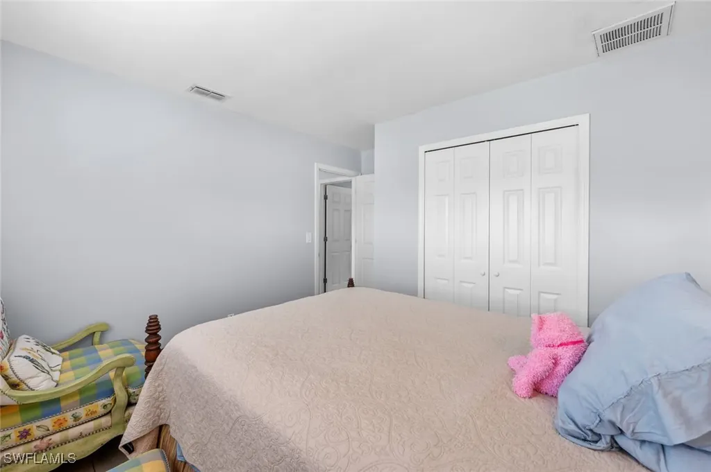 921 SW 6th Place Cape Coral FL 33991