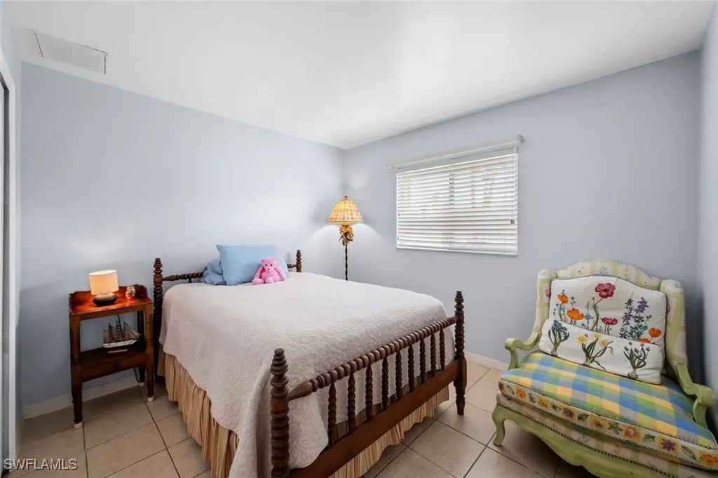 921 SW 6th Place Cape Coral FL 33991