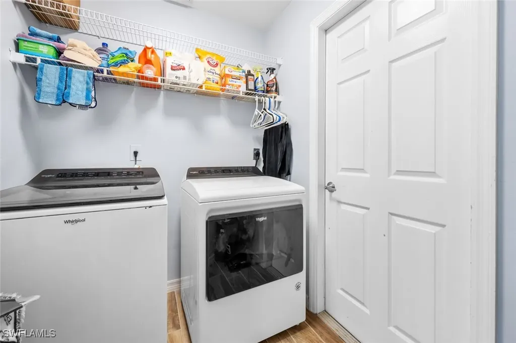 921 SW 6th Place Cape Coral FL 33991