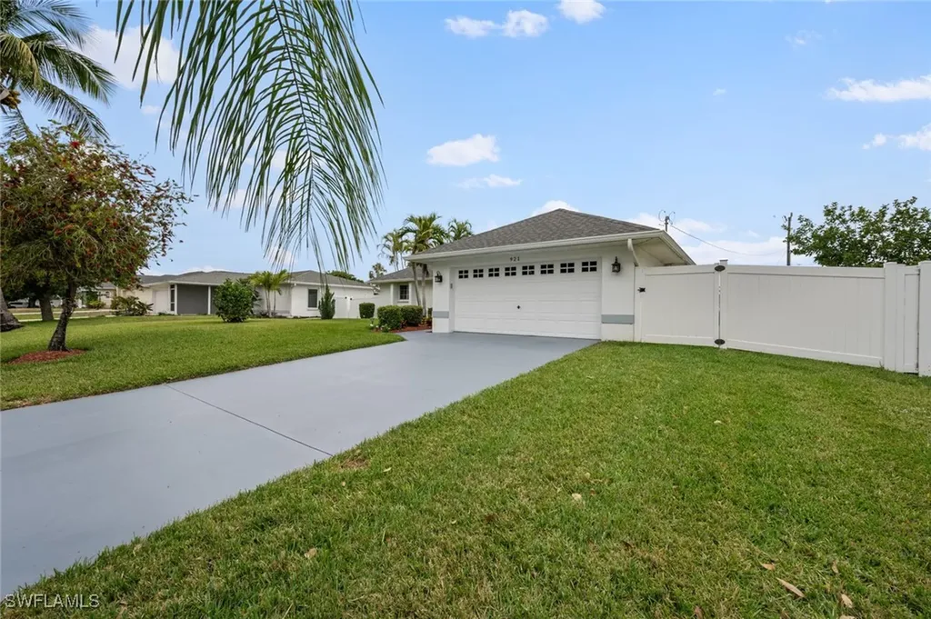 921 SW 6th Place Cape Coral FL 33991