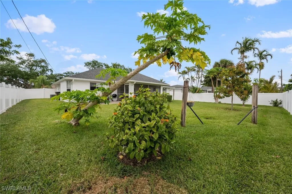 921 SW 6th Place Cape Coral FL 33991