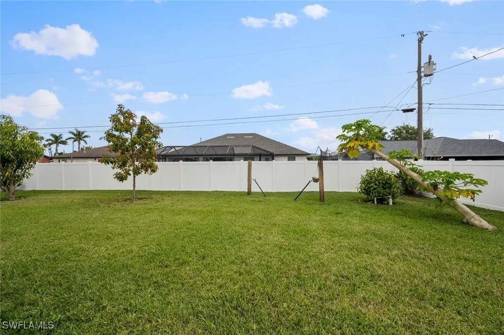 921 SW 6th Place Cape Coral FL 33991